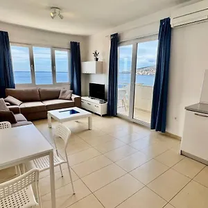 https://white-apartments.albaniahotels.org